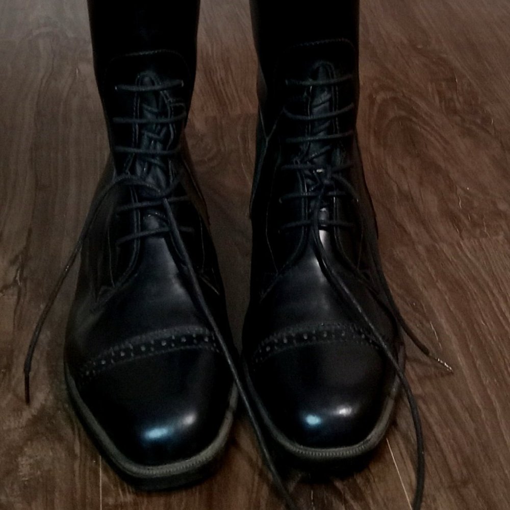 Synthetic black field boots size 7.5 slim
